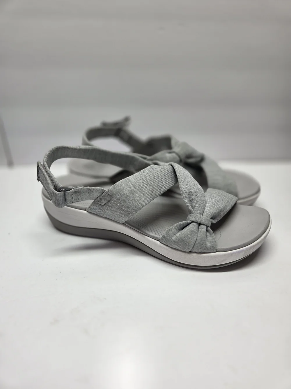 Cloudstepers Clarks Cushion Light Gray Kids Hook-and-Loop Sandals